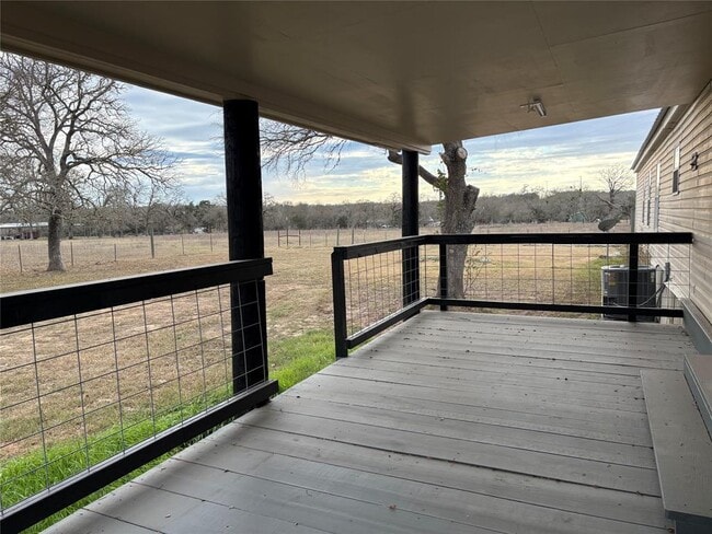 Building Photo - 120 Boxwoods Dr