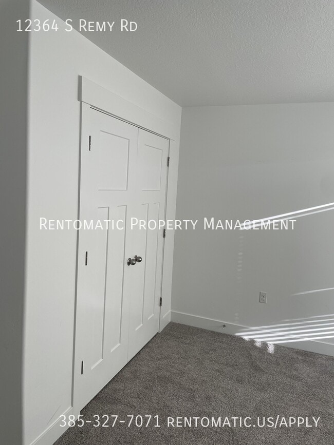 Building Photo - 12364 Remy Rd