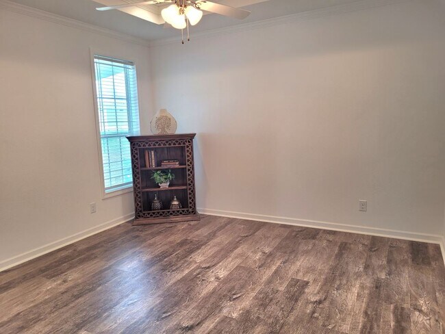 Building Photo - 6429 Forest Lake Dr