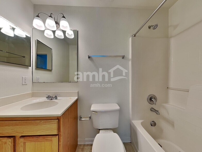 Building Photo - 10619 Opus Dr
