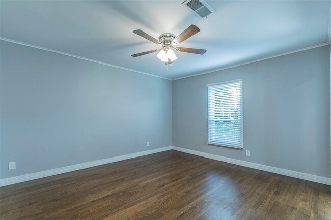 Building Photo - Updated home in Ridglea Hills reduced!