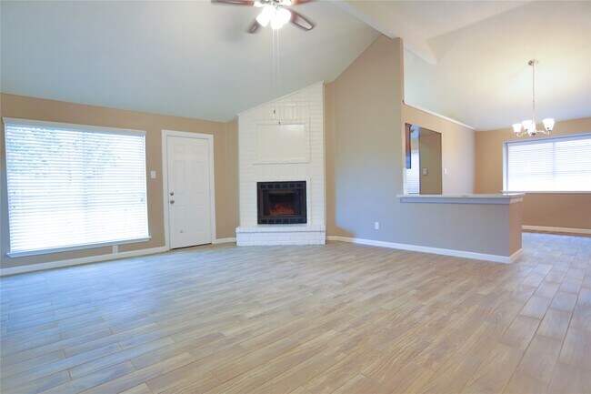 Building Photo - 7007 Glen Rosa Dr