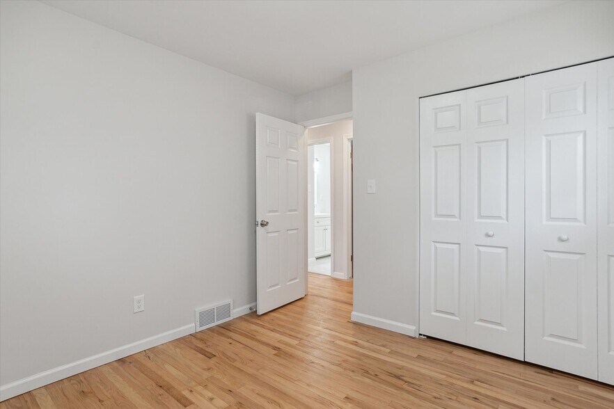 Third bedroom entrance. - 9244 Northern Ave