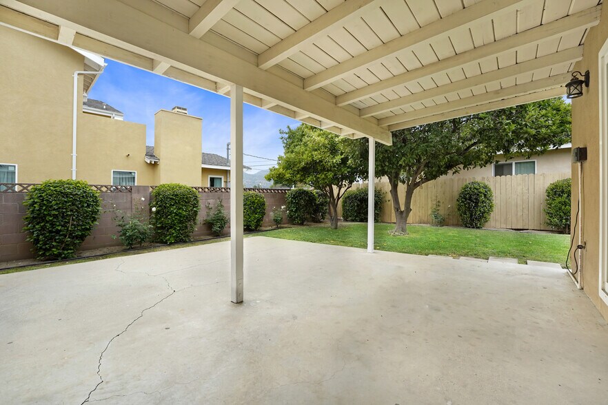 Building Photo - 21733 Tuba St