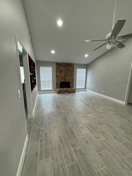 Building Photo - 3455 Remler Dr S