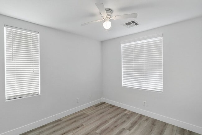 Building Photo - WONDERFUL 3 BEDROOM HOME AT END OF CUL-DE-...