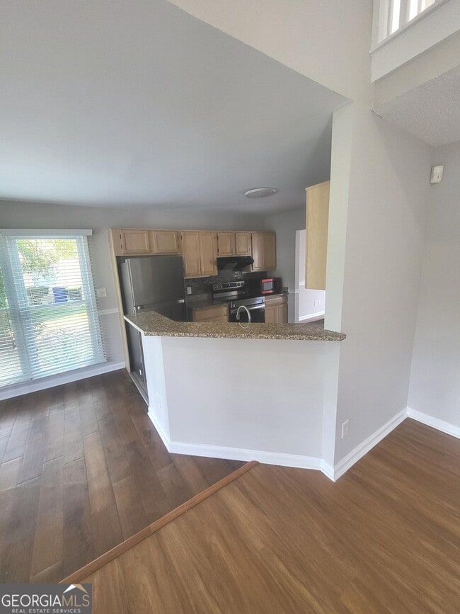 Building Photo - 7700 Lakeshore Ct
