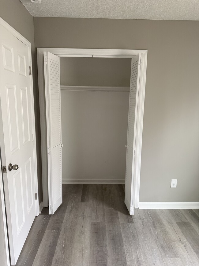 Building Photo - 524 Newcastle Rd