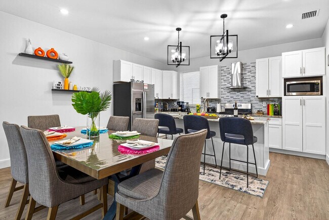 Building Photo - 620 Petit Wy