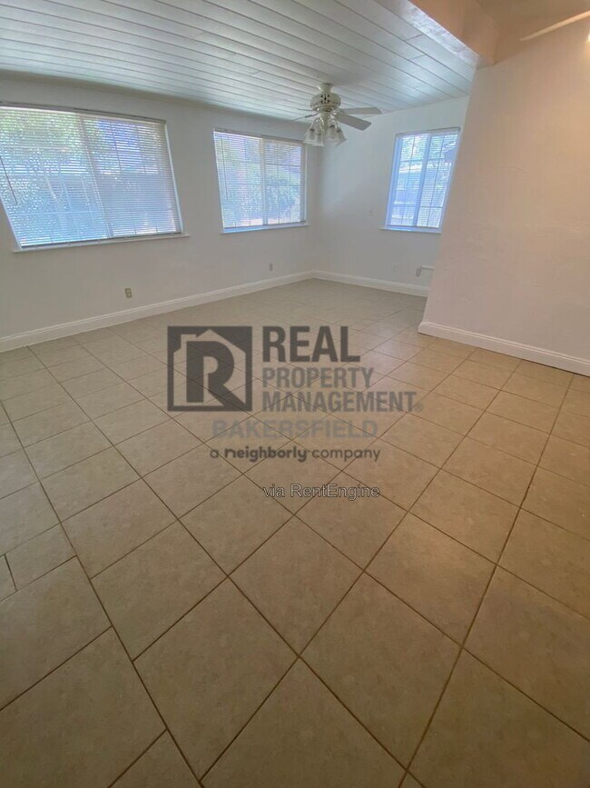 Building Photo - 7708 Okanagan Ct