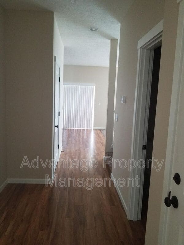 Building Photo - 5836 NE Chandra Ct
