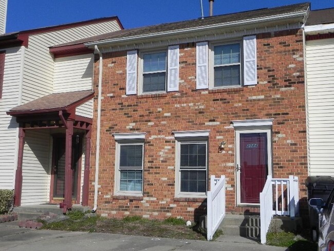 Primary Photo - Two Level Townhome in Rosemont Forest