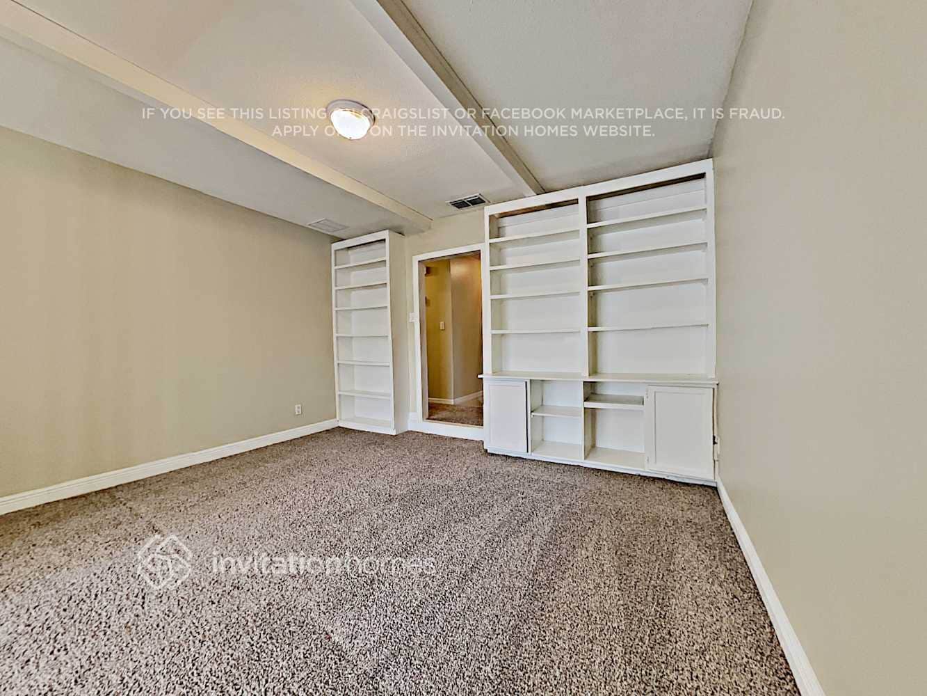 Building Photo - 384 St Dunstan Way
