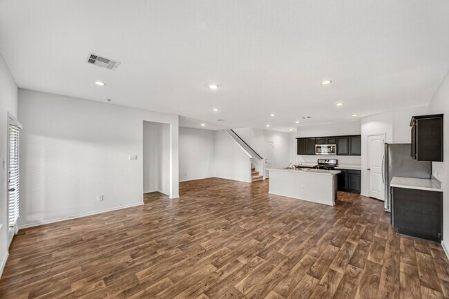 Building Photo - 5118 Dove Hl Ln