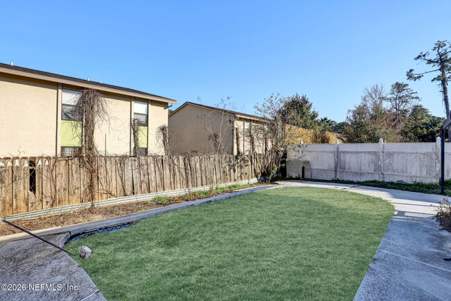 Building Photo - 2521 White Horse Rd E