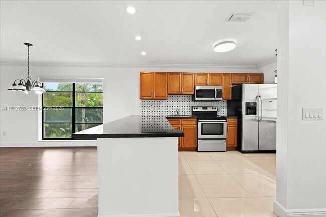 Building Photo - 7944 Eastlake Dr