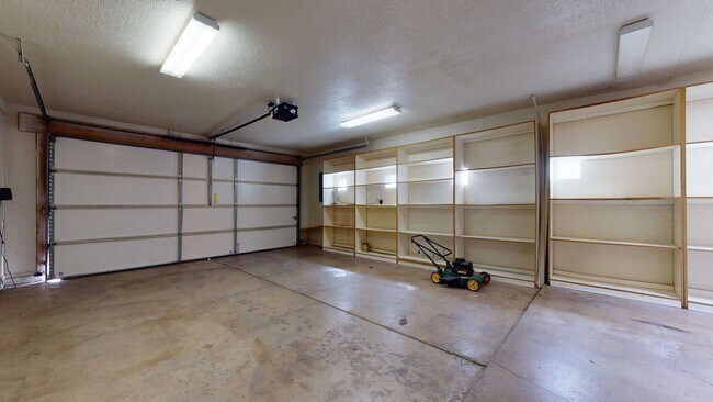 Building Photo - 6411 Consuelo Point St NE