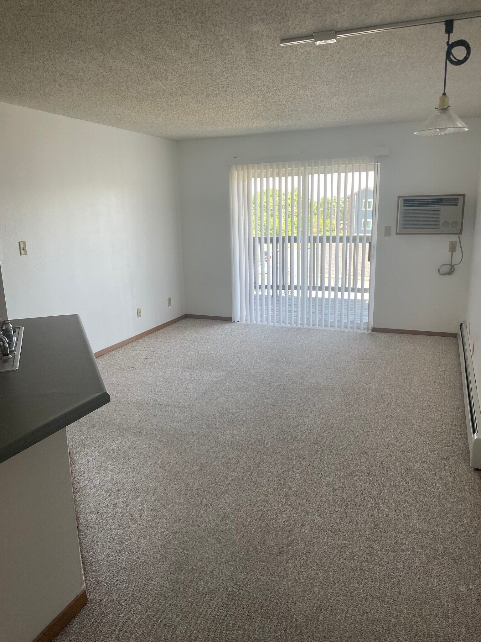 Building Photo - 664 Terrace Park Blvd