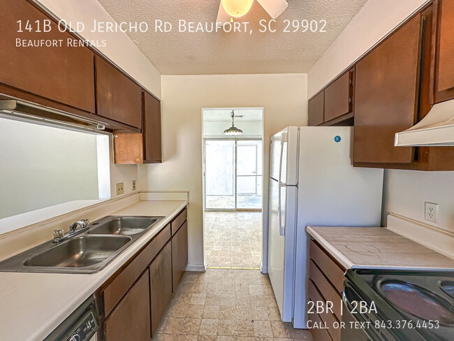 Building Photo - 141 Old Jericho Rd