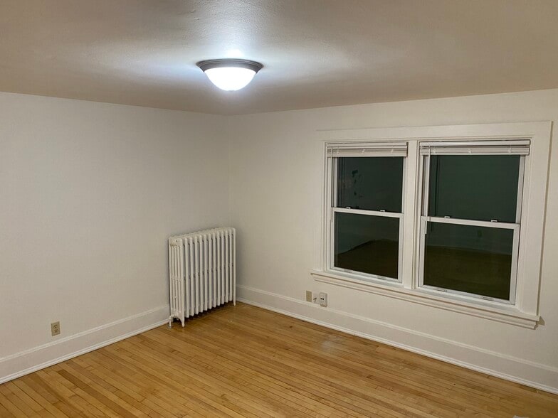 Building Photo - 2416 E Washington Ave