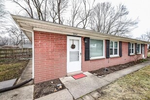 Building Photo - 2404 Warner Pl