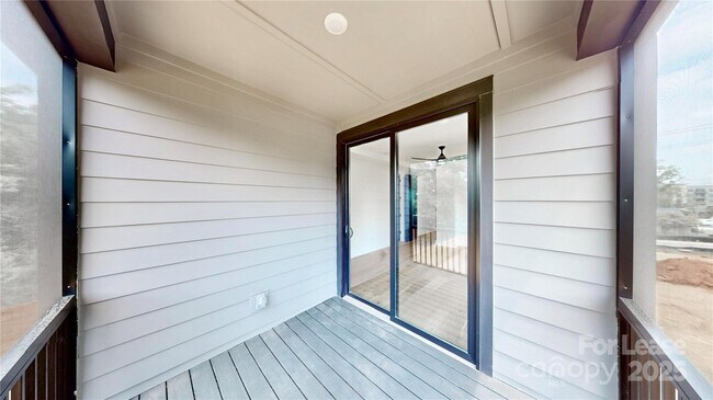 Building Photo - 313 E Peterson Dr