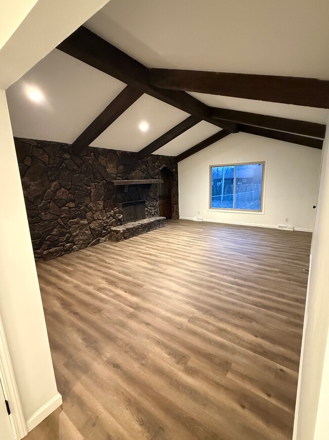 Building Photo - 1522 E Camino Alto St