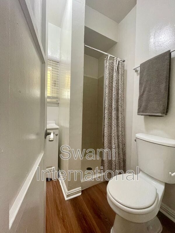 Building Photo - 521 N Avalon Blvd