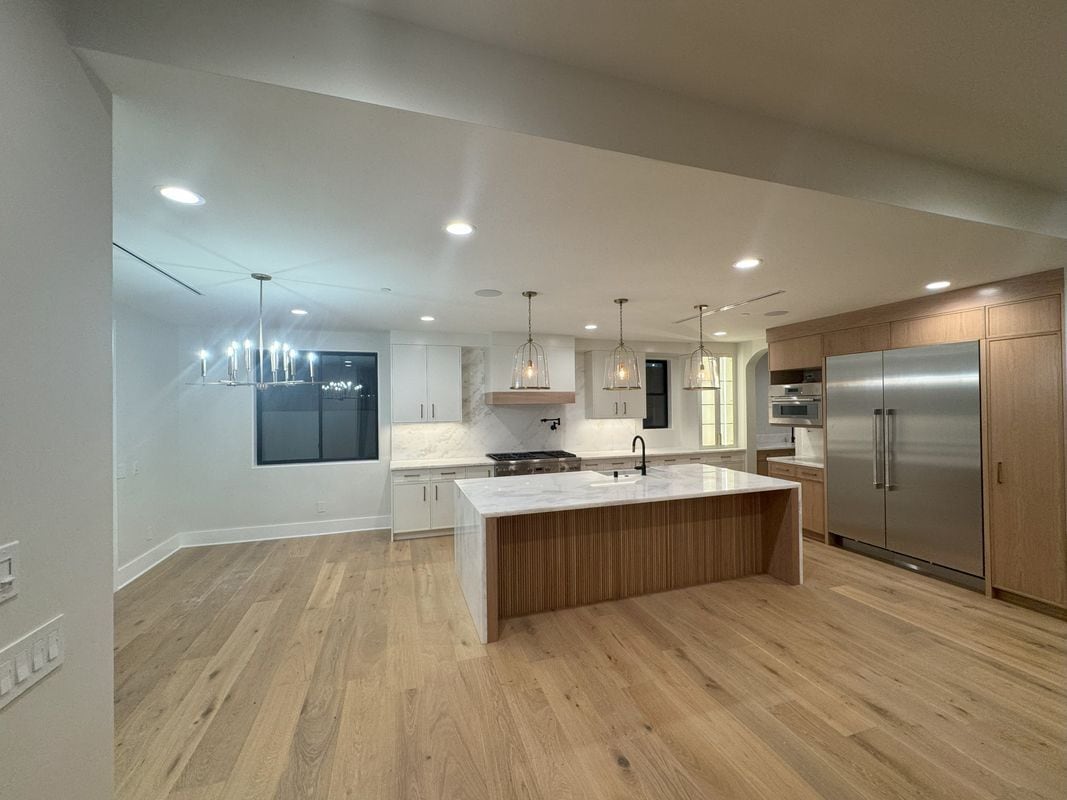 Building Photo - 3312 Kenilworth Dr