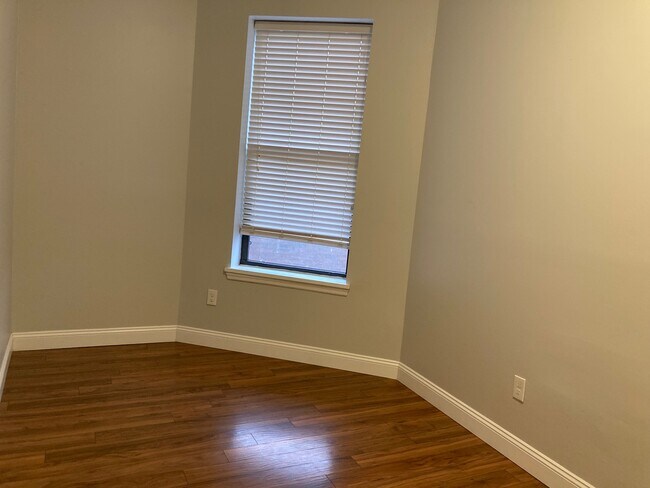 Building Photo - 1203 N W Ave