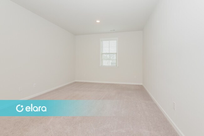 Building Photo - 351 Caledonia Ct