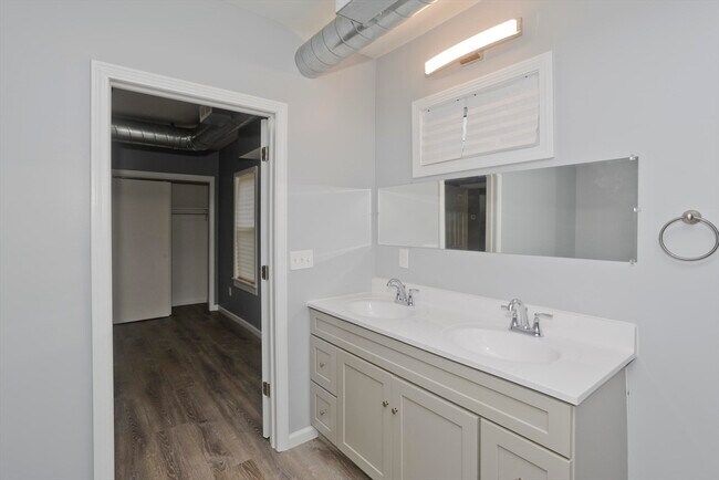 Building Photo - 27 Charbonneau Terrace