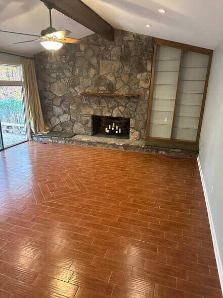 Building Photo - 66 Whispering Pines Dr