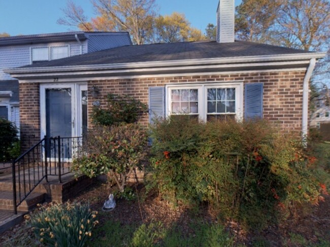 Primary Photo - Beautiful 2 Bedroom 2 Bathroom Townhome Lo...