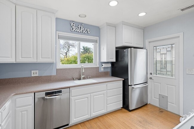 Building Photo - Beautiful 4 Bedroom Home with Smart Features, Entertainer’s Backyard & Attached Garage