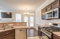 Building Photo - 615 Regency Dr