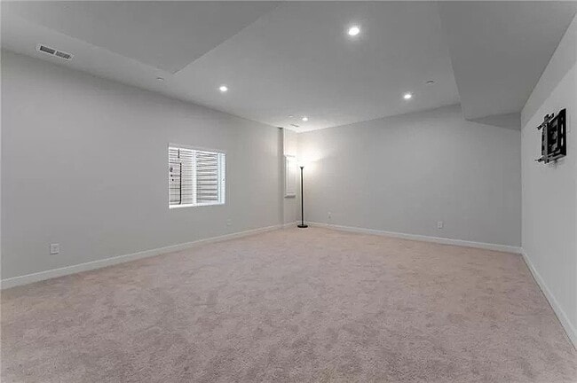 Building Photo - 191 Moyer Hill Dr