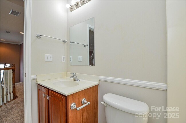 Building Photo - 1008 Millbank Dr