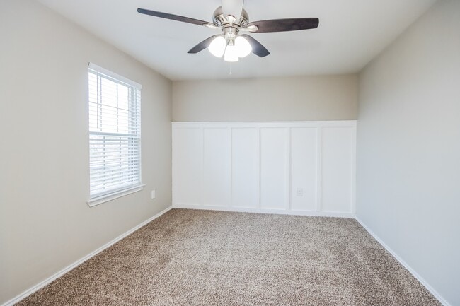 Building Photo - 4411 Windmill Run Dr