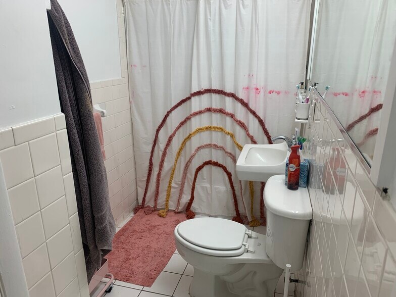 Building Photo - 41 Symphony Rd