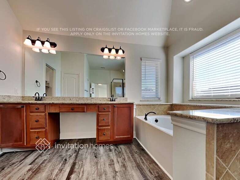 Building Photo - 2449 Sunderland Ln