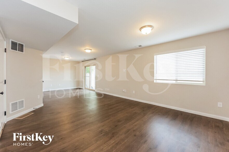 Building Photo - 6721 Shadow Star Dr