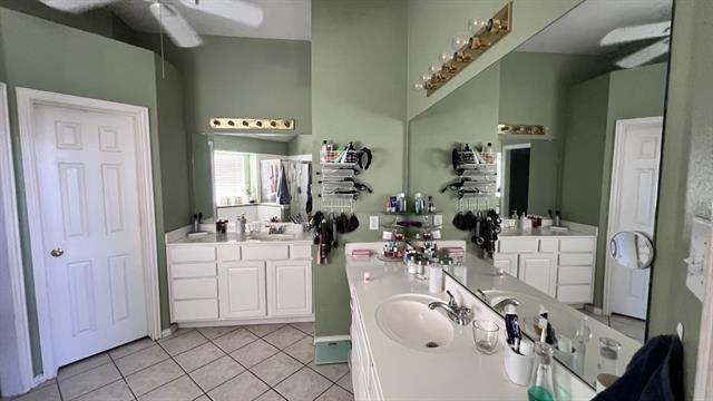 Building Photo - 2504 Blue Holly Dr