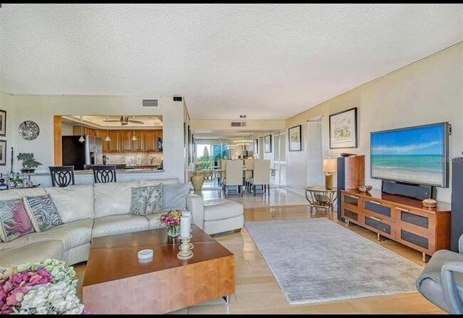 Building Photo - 2295 Gulf of Mexico Dr