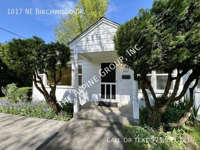 Building Photo - 1017 NE Birchwood Dr
