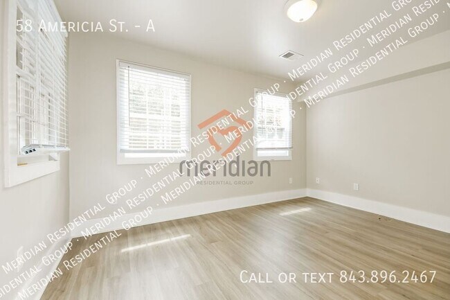 Building Photo - 58 America St