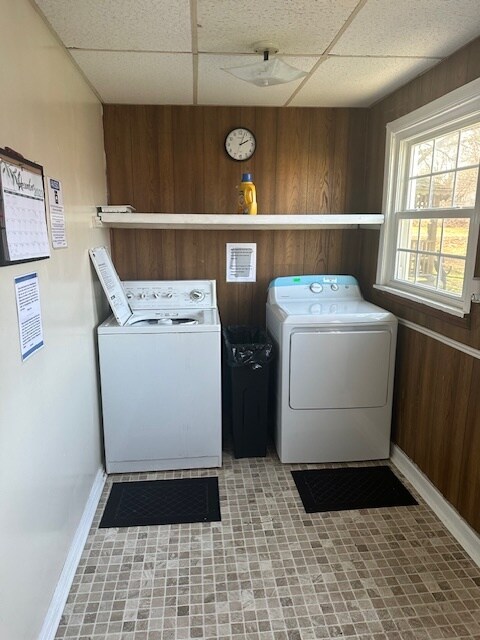 Building Photo - 215 S Main St