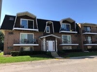 Building Photo - 49 W 66th St