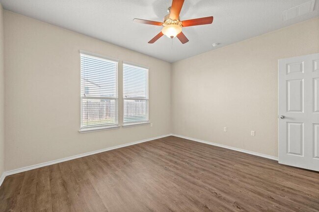 Building Photo - 5704 Levenwood Ln