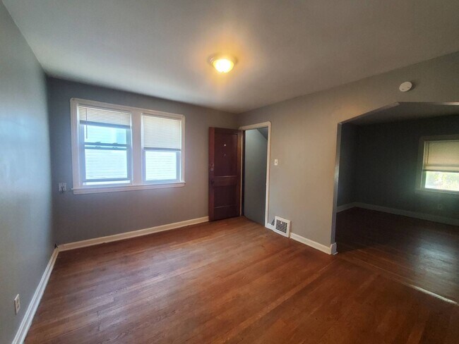 Building Photo - 3243 W 115th St